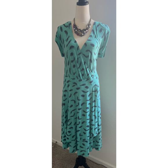 Torrid Aqua Blue Feather Print Faux Wrap V-Neck Front Round Back Dress Sz 2X - Picture 2 of 11